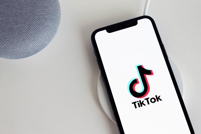 TikTok Titans: Top TikTok Stars on OnlyFans Unveiled 8 The Power of Personal Connection: TikTok Stars Engaging Fans on OnlyFans