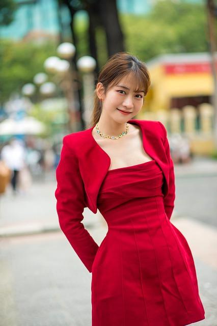 TikTok Icons: Revealing the Top TikTokers with OnlyFans Accounts! 10 Pros and Cons of Famous TikTokers Joining the OnlyFans Platform